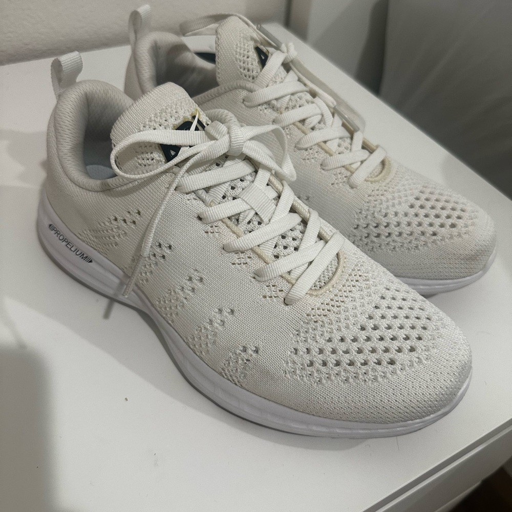 APL Sneakers - white